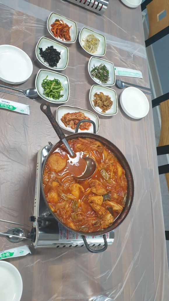 봄의마을식당 이미지
