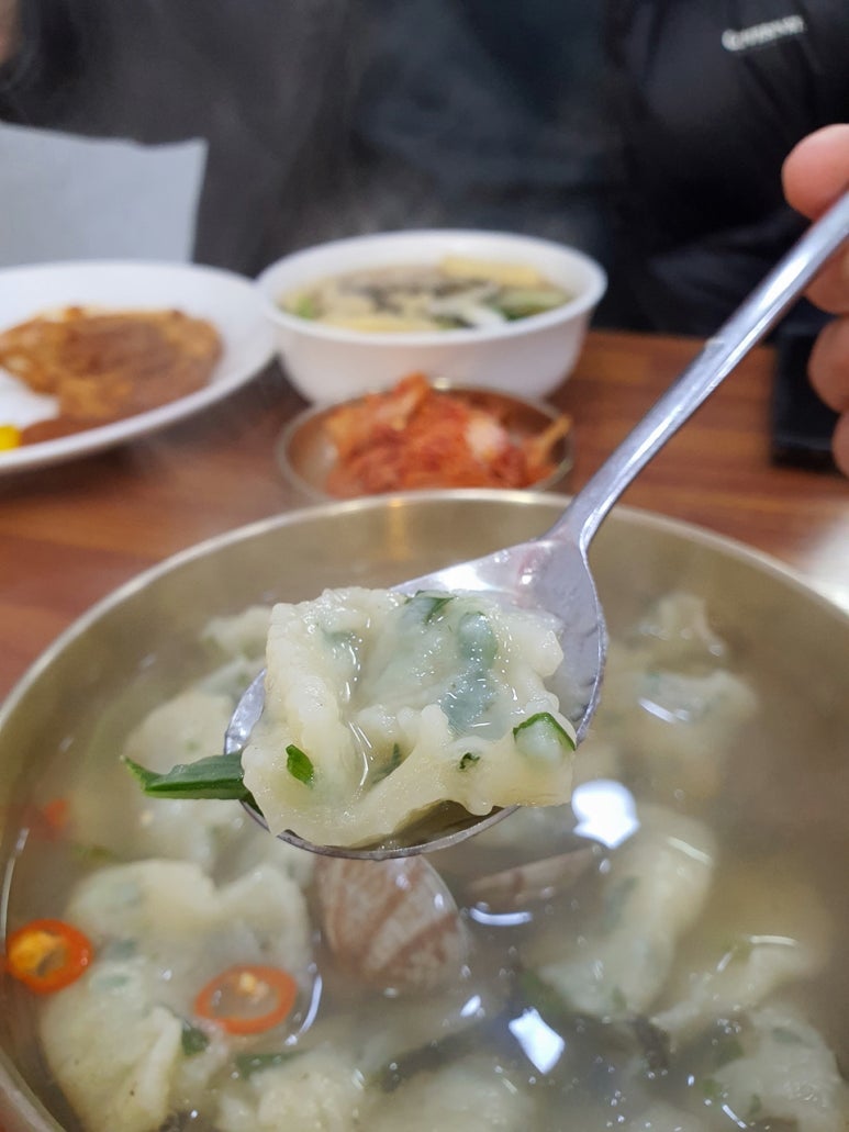 옛날밀국수 이미지