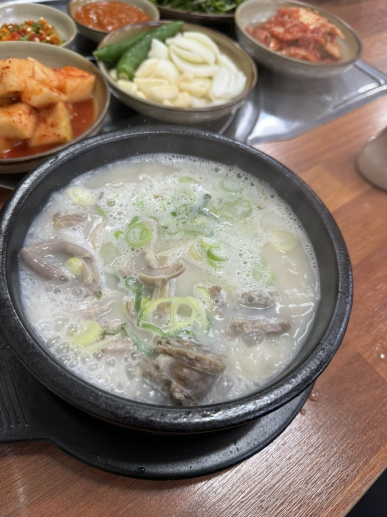 장터돼지국밥 이미지