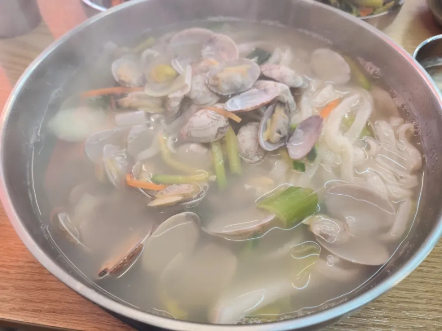 항아리수제비칼국수 이미지