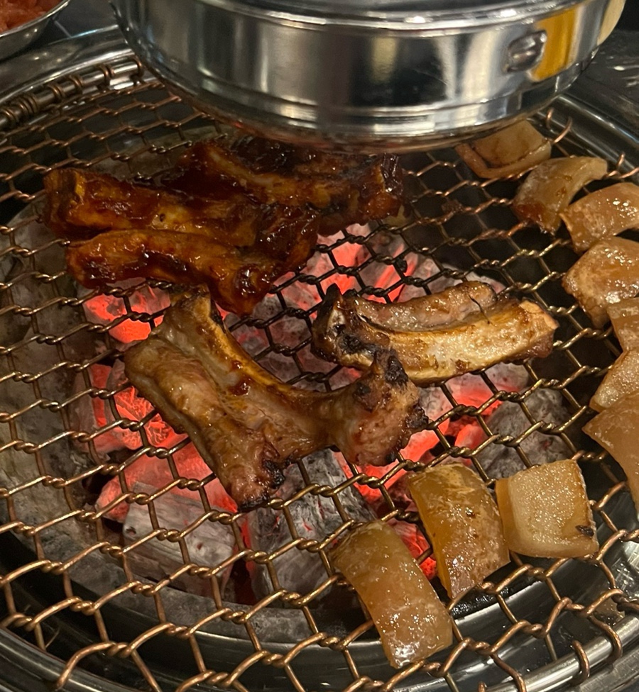 쪽갈비에 미치닭 이미지