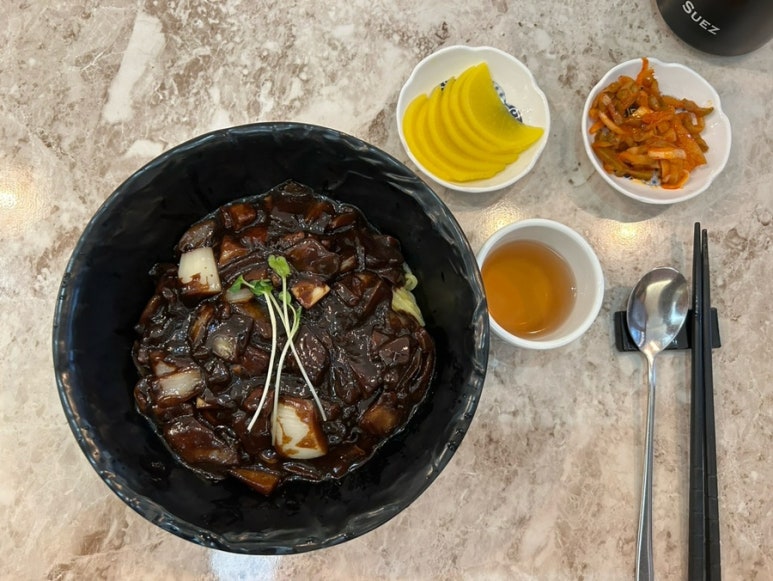 쯔린 이미지