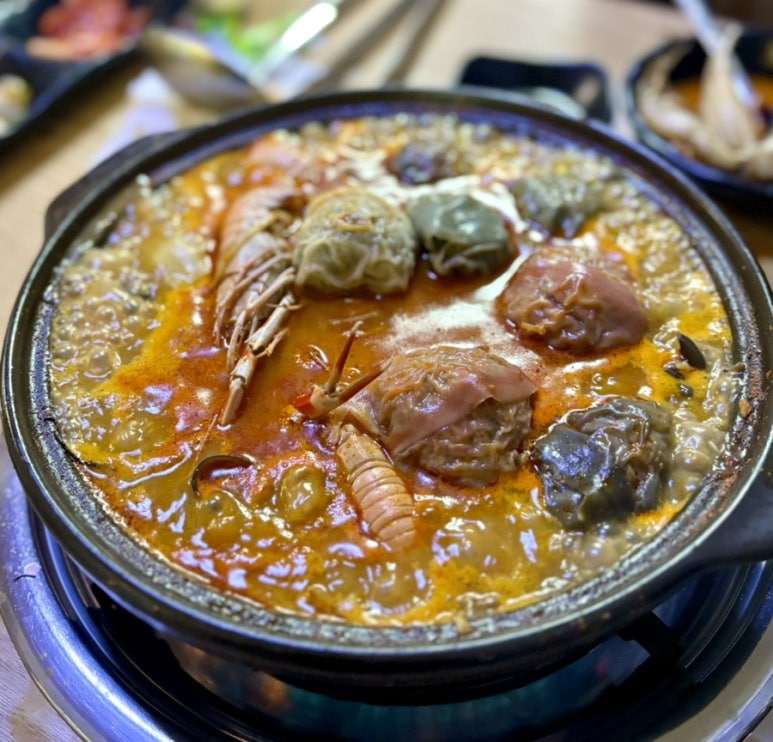 제주 서쪽 애월 해안도로 맛집 장인의집 본점 애월점 소갈비 해물 만두전골 칼국수 9 IMG 7961