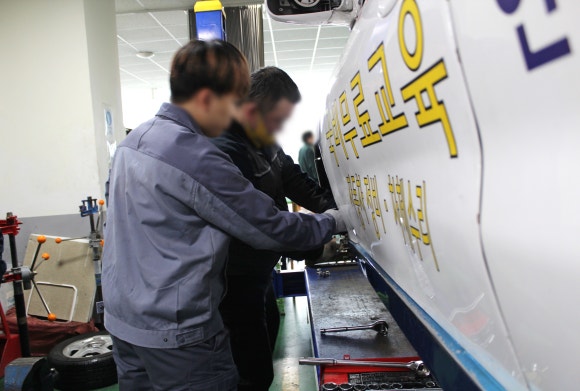 성실자동차부분정비 이미지