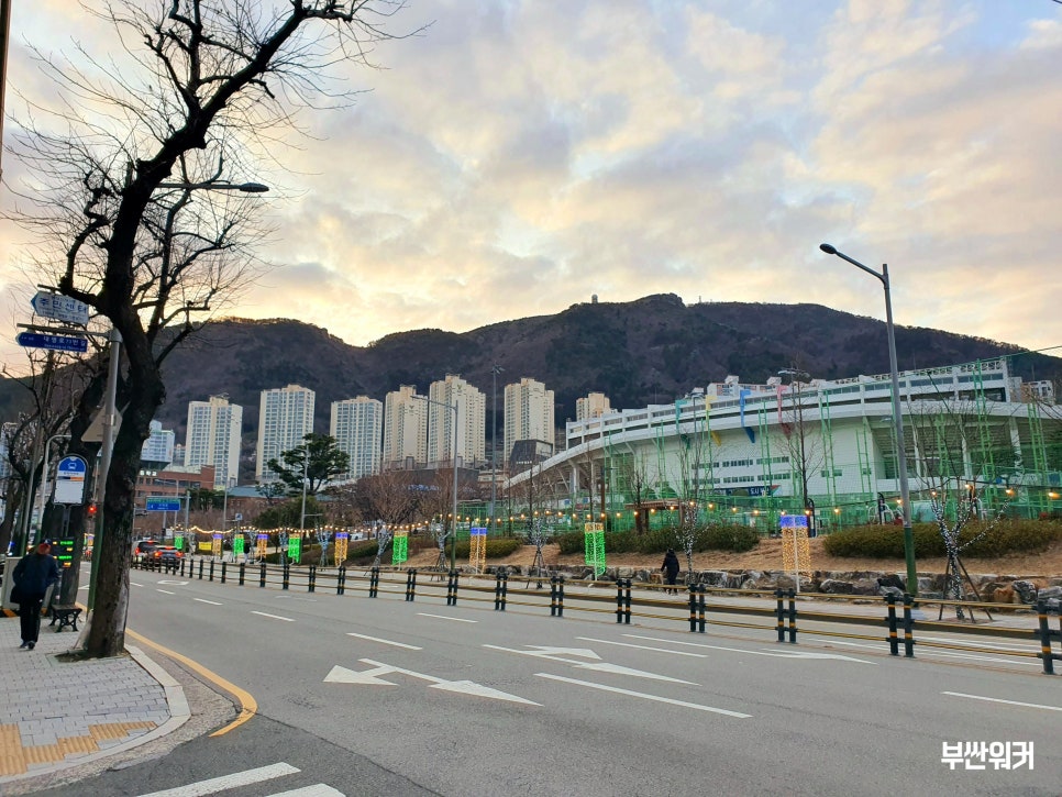 카페온더윤 이미지