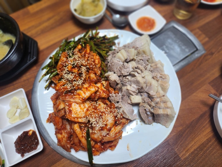 장인 얼큰이 칼국수,보쌈 이미지