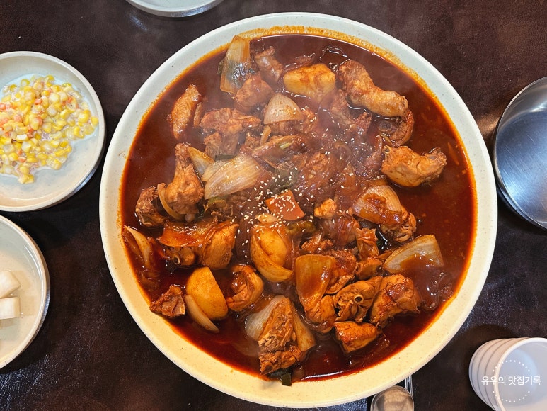 꼬꼬닭발 이미지