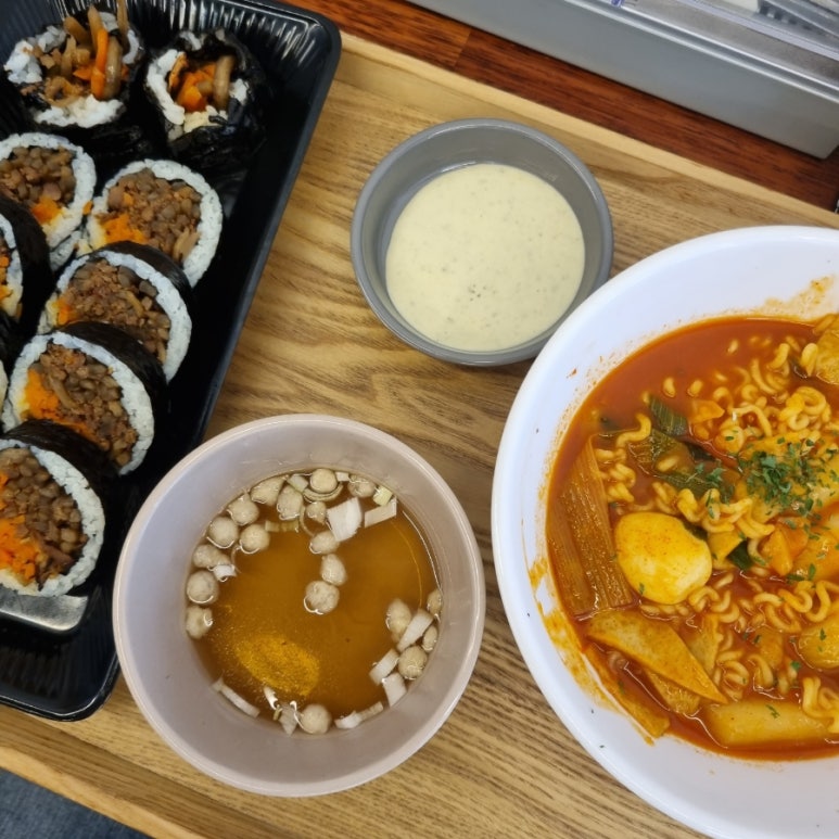쏘스정김밥 이미지