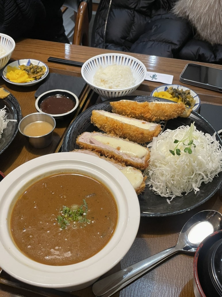 크레이지카츠현대백화점 이미지