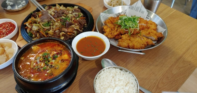 투피스돈까스 이미지