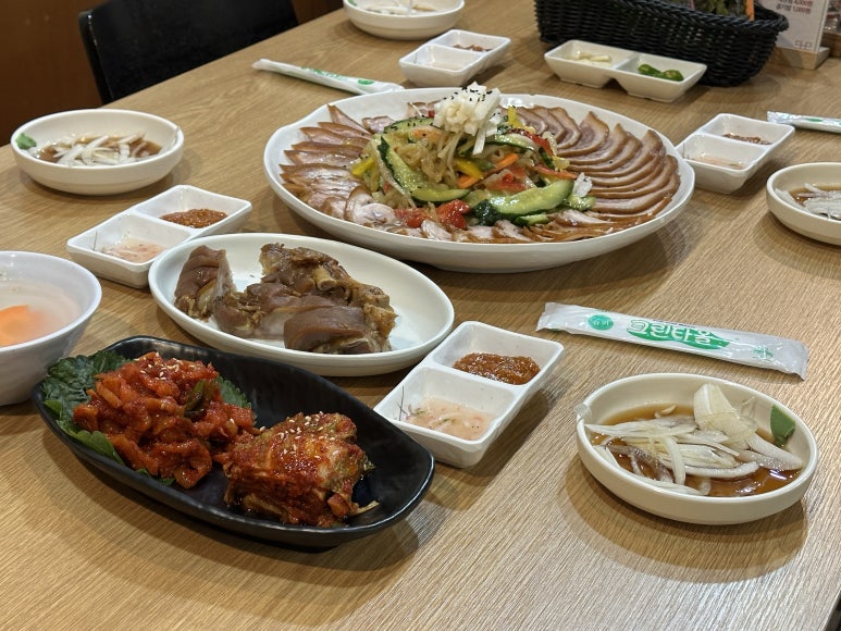 송가네왕족발 이미지