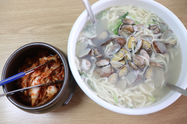 온천칼국수 이미지