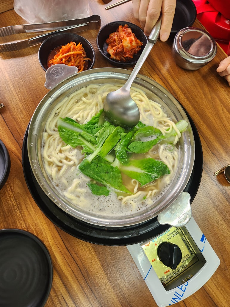 일품칼국수 이미지