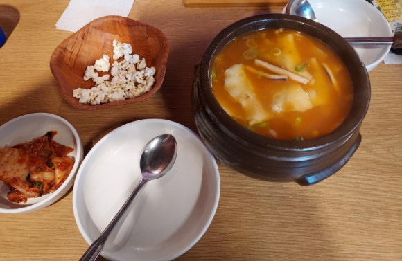 반원칼국수 이미지