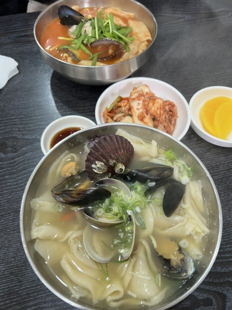 조개가득수제비 이미지