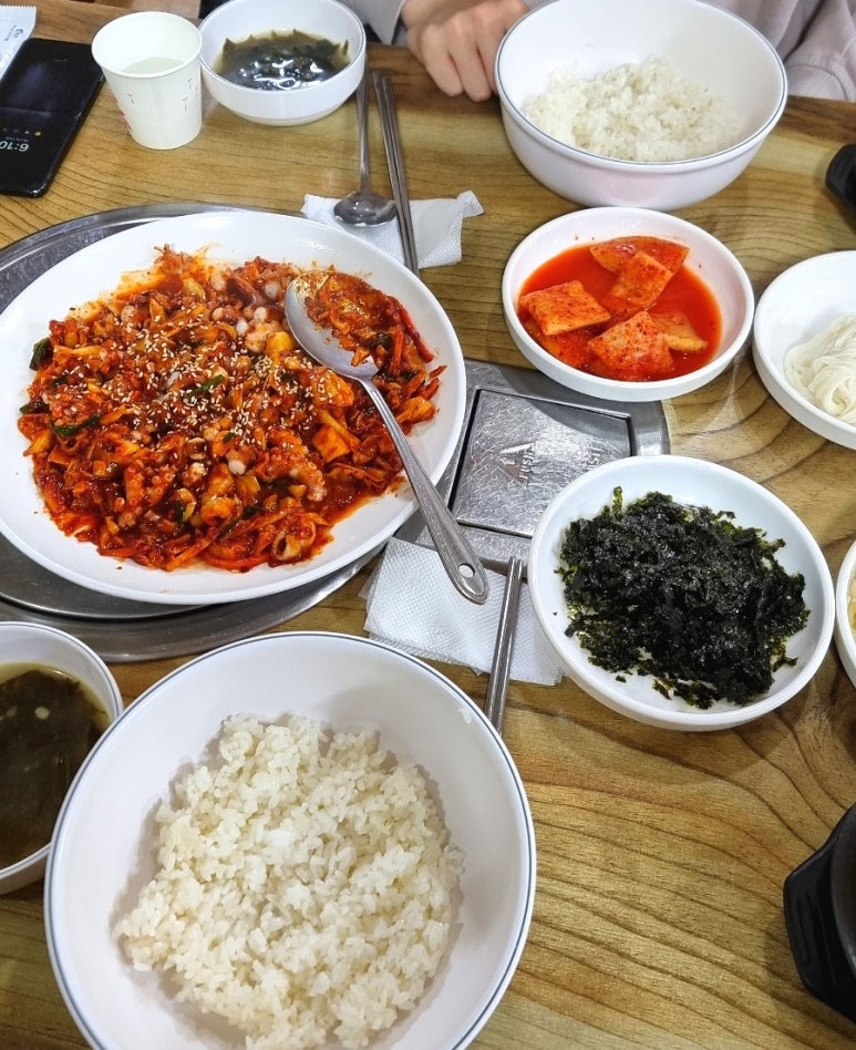 김흥관힘쎈낙지마당 이미지