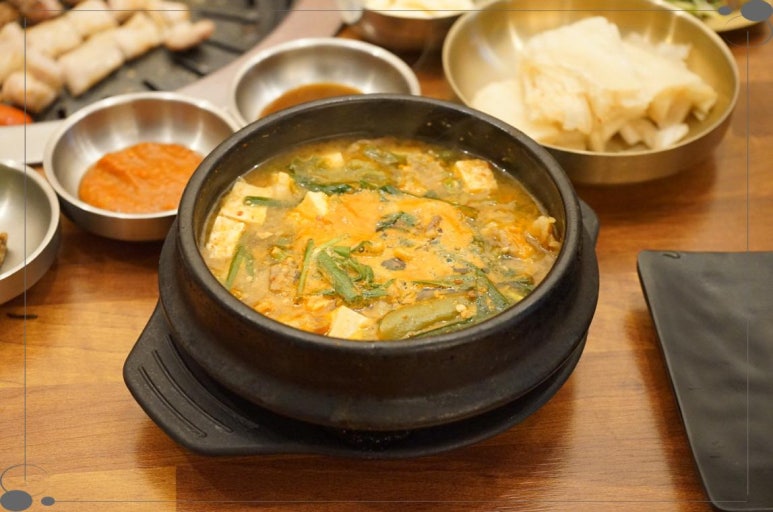 엄청난고기집 이미지