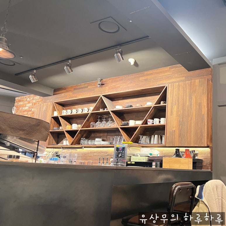헬리오커피숍 이미지