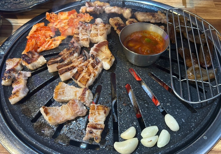 한돈참숯꼬기 이미지