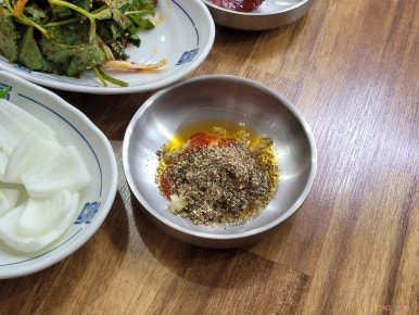 욱이염소탕 이미지