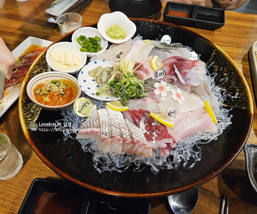 유씨네횟집 이미지