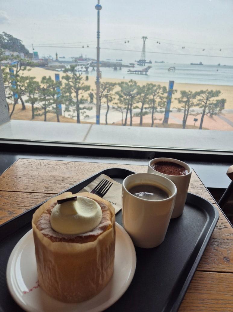 투썸플레이스송도해수욕장점 이미지