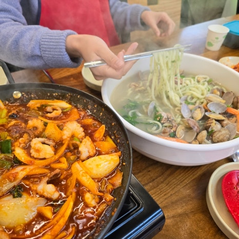 통큰 부추 칼국수 이미지