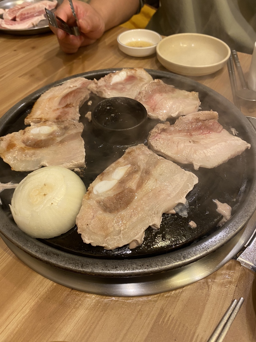 고향돼지촌 이미지
