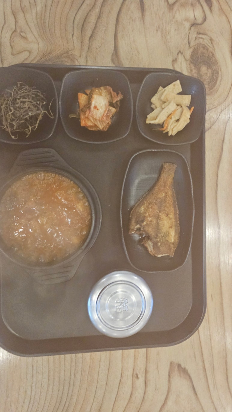 김치찌개와 돈까스 이미지