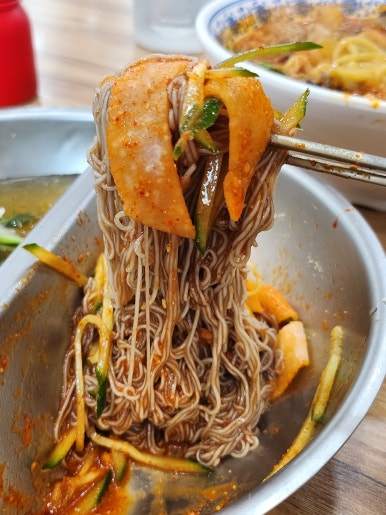 반반냉면 이미지