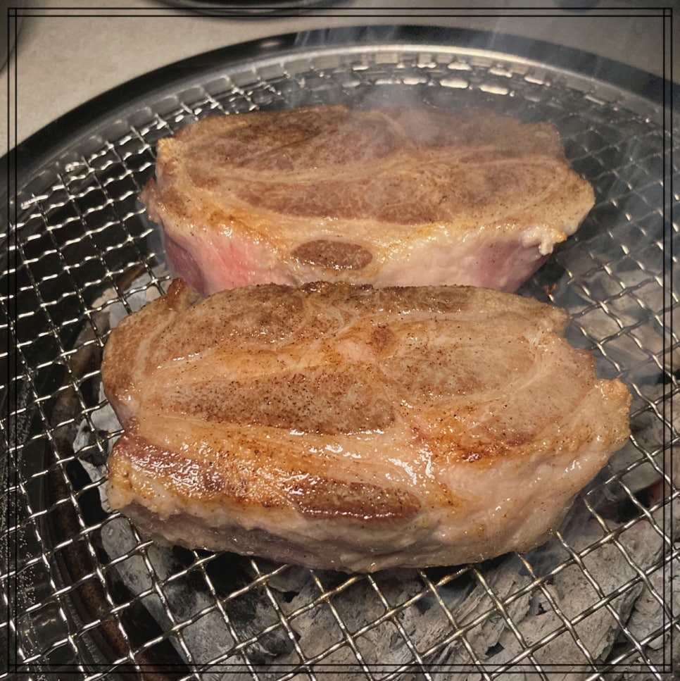 두건쓴형제 이미지