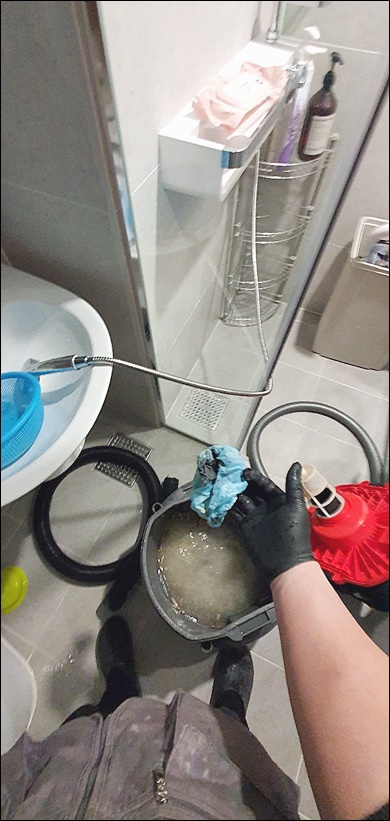 싱크대막힘변기막힘화장실배수구하수구막힘수전교체변기수리 이미지