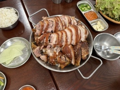 욱이족발 이미지
