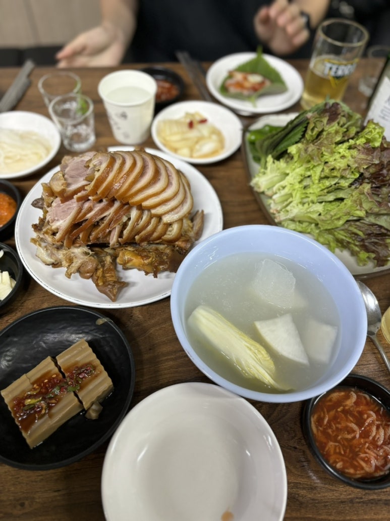 장충명가왕족발 이미지