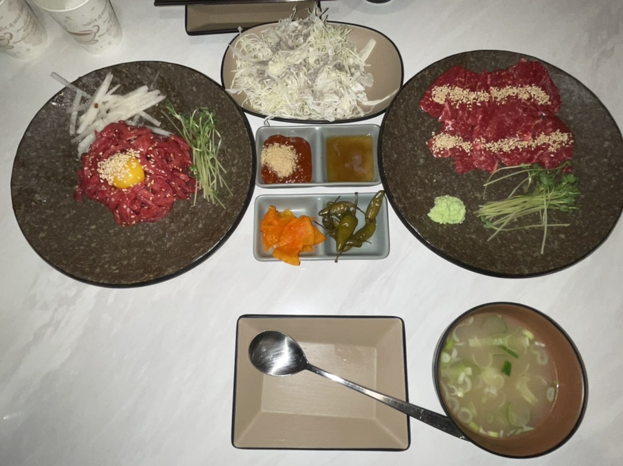 육회바른연어상 이미지