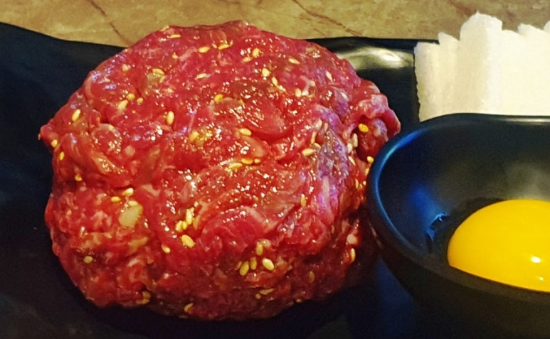 손큰육회 이미지