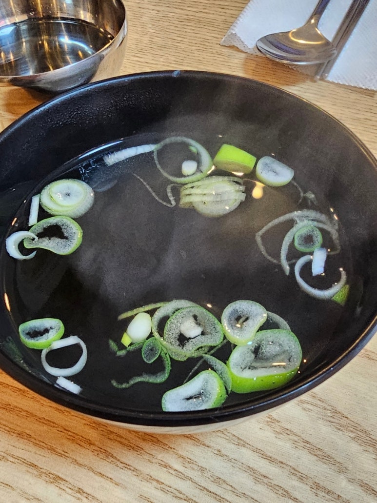 모퉁이흑미김밥 이미지
