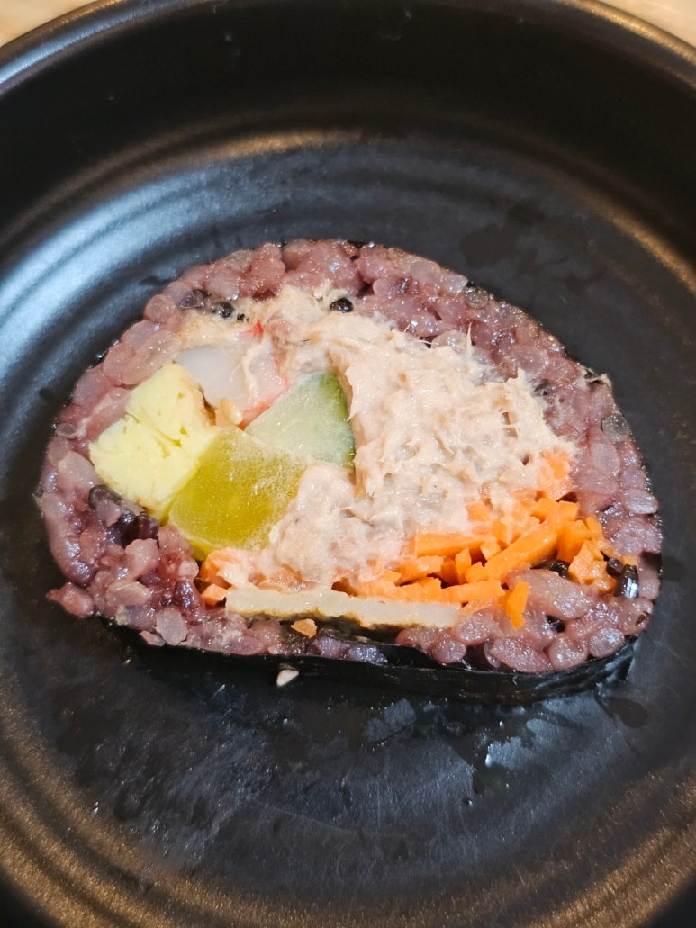 모퉁이흑미김밥 이미지
