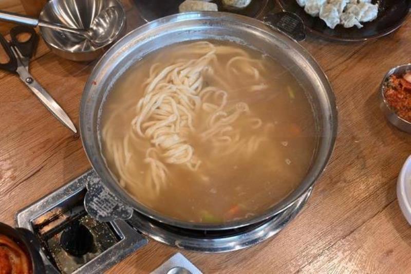 바지락 홍두깨 칼국수 이미지
