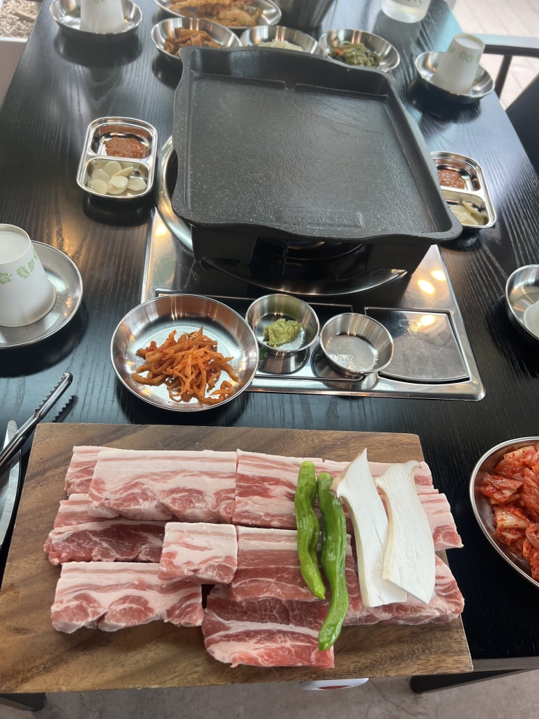 이층고깃집 이미지