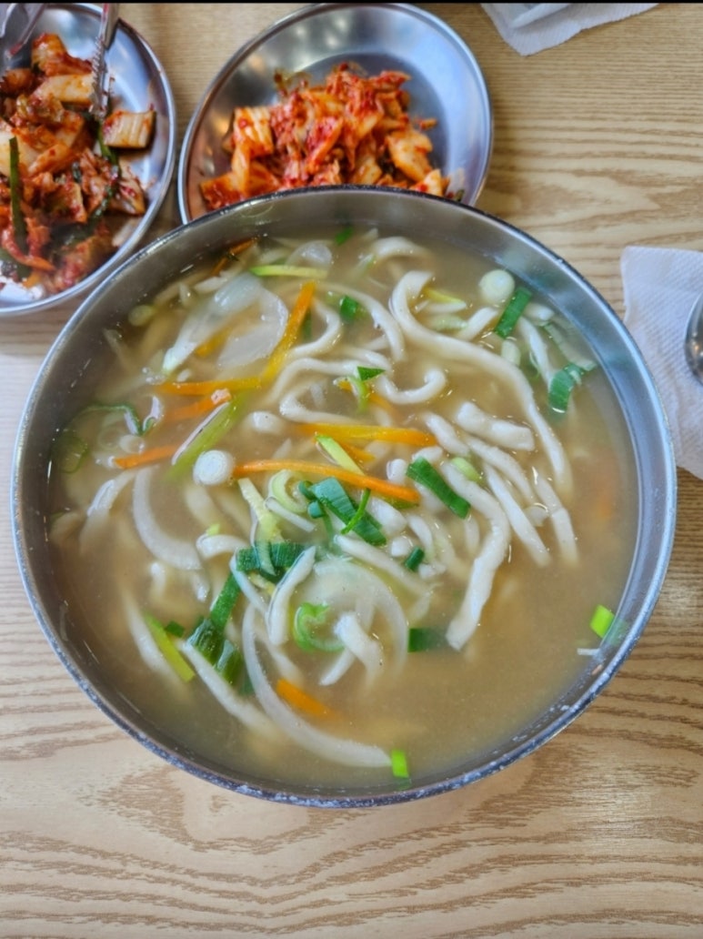 홍칼국수 이미지