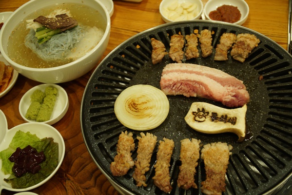 돌쇠네식육식당 이미지