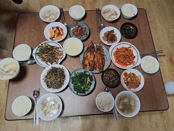 꽃피는반찬 이미지