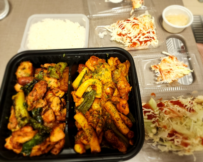 배무치숯불두마리치킨 이미지