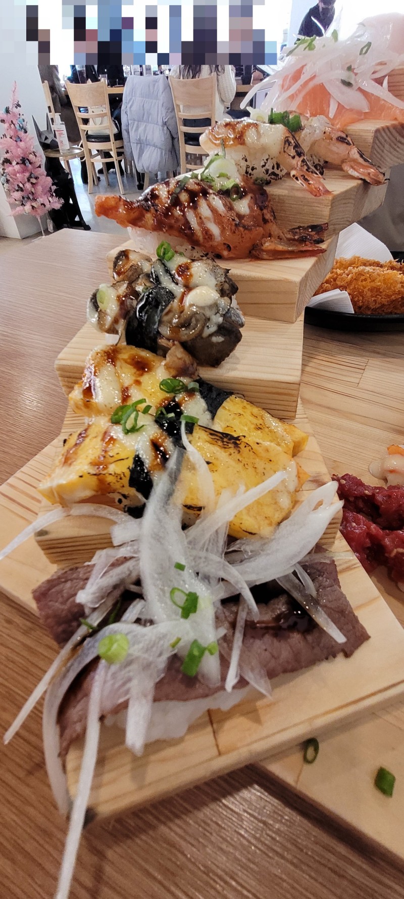 윤초밥 이미지
