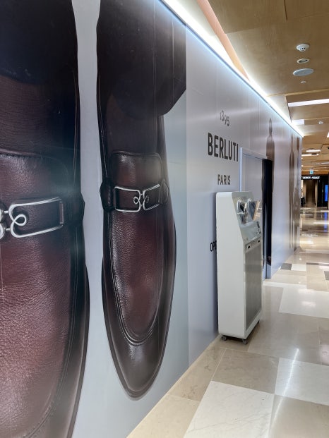 벨루티신세계강남점 이미지