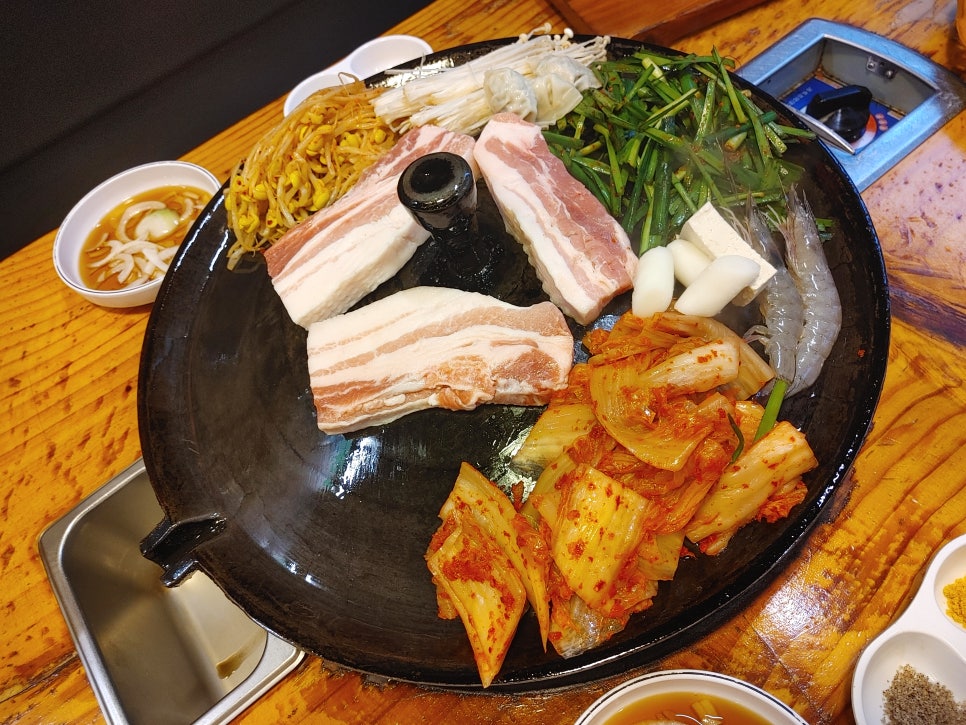 제주솥뚜껑삼겹살 이미지