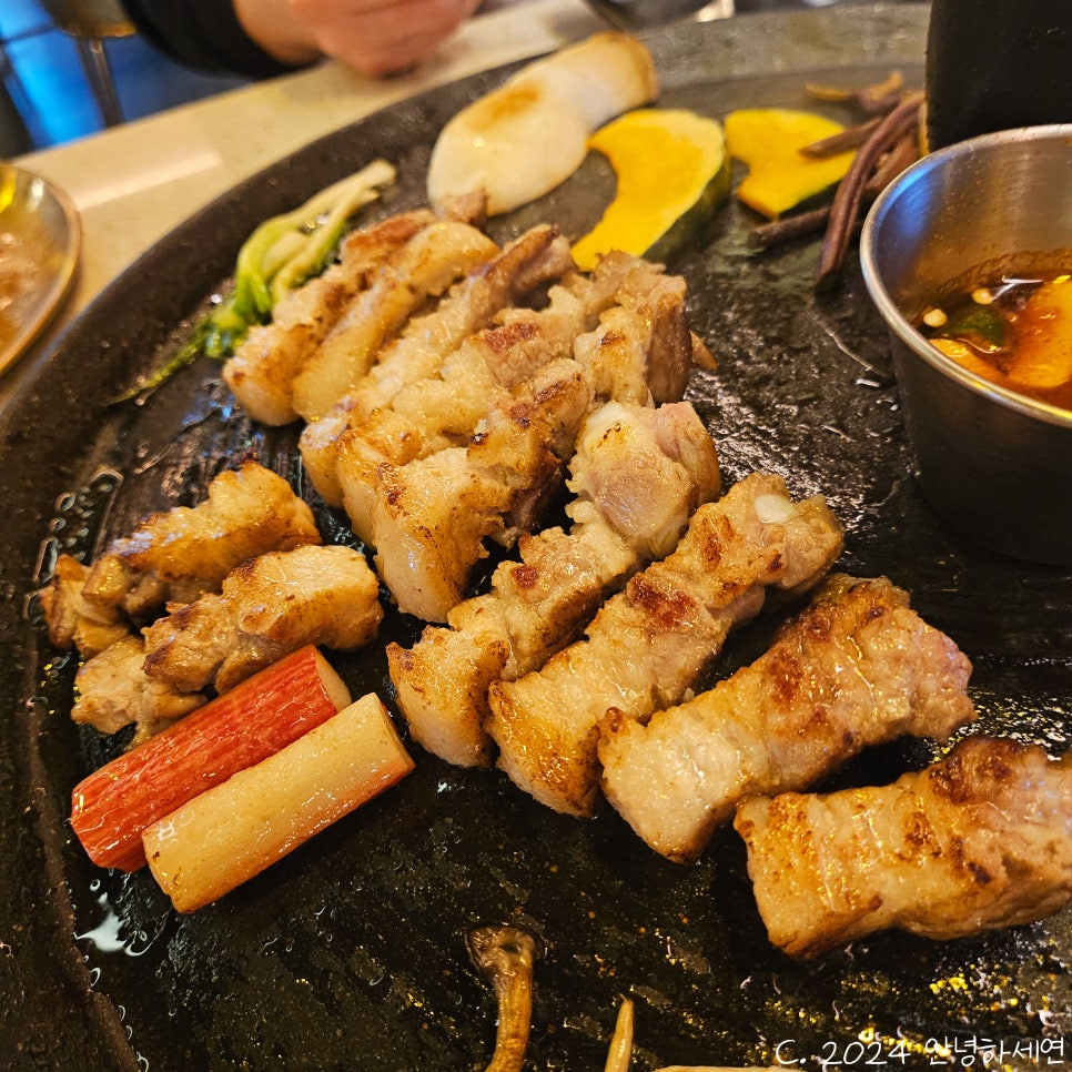 동아솥뚜껑삼겹살 이미지