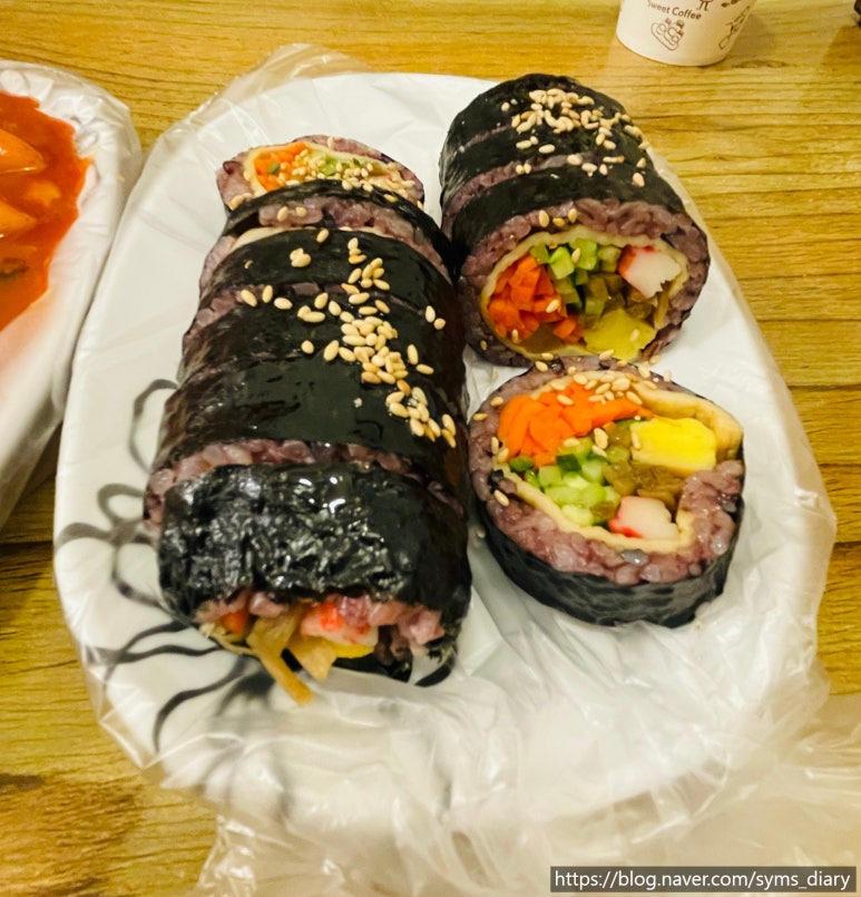 까망김밥 이미지