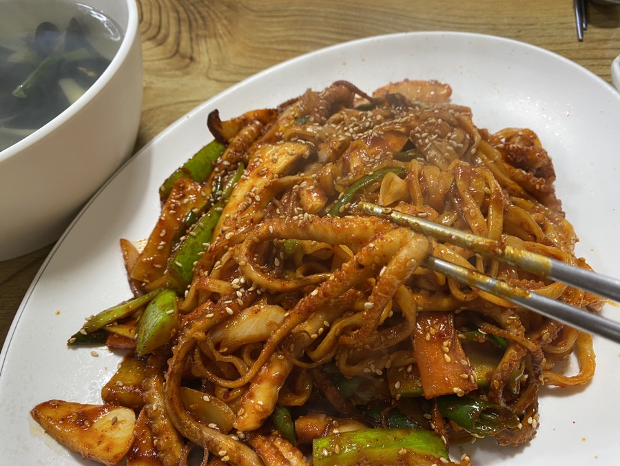 밀가손칼국수 이미지